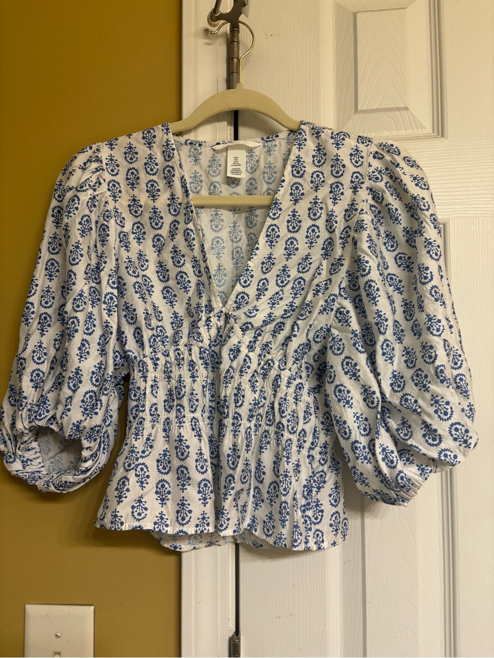 H&M White and Blue Floral Puff-Sleeve Blouse